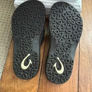 OluKai Brown Sandals with Contoured Sole and Textured Footbed OluKai | Shoes | Olukai Brown Sandals With Contoured Sole  main image 4
